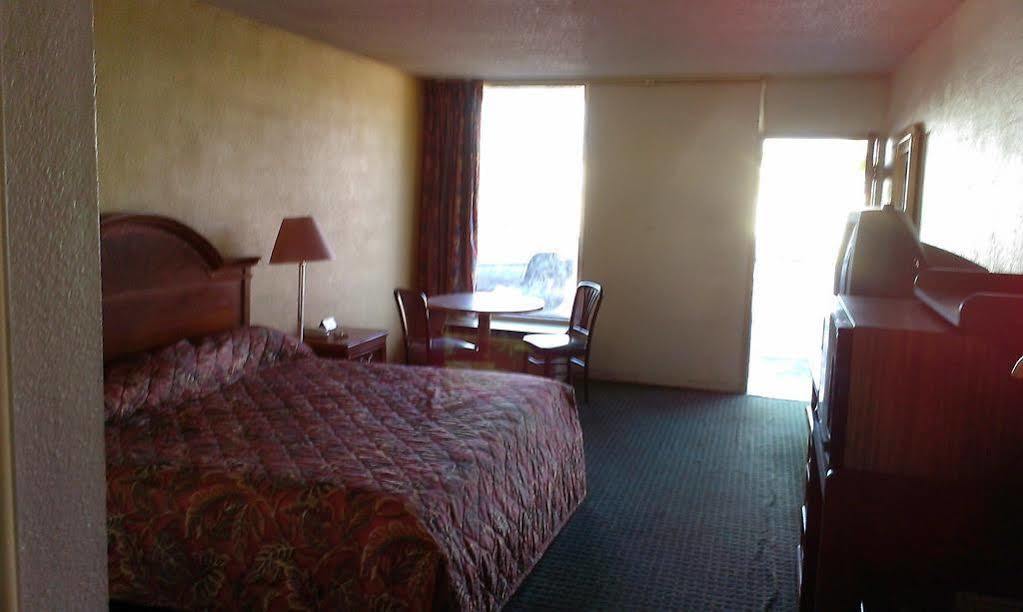 Budget Inn - Palatka Exterior photo